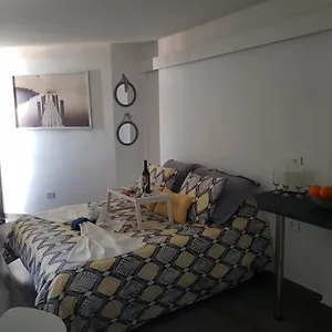 https://summerland-suites-los-cristianos-tenerife.in-canary-islands.com